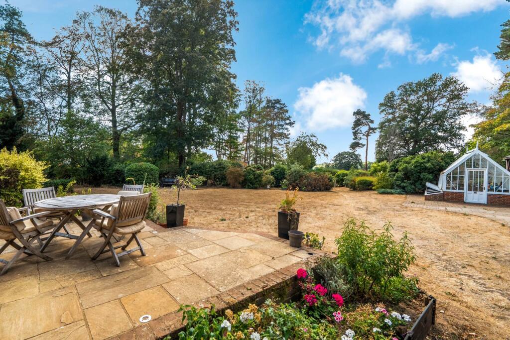 House in Guildford - View 4