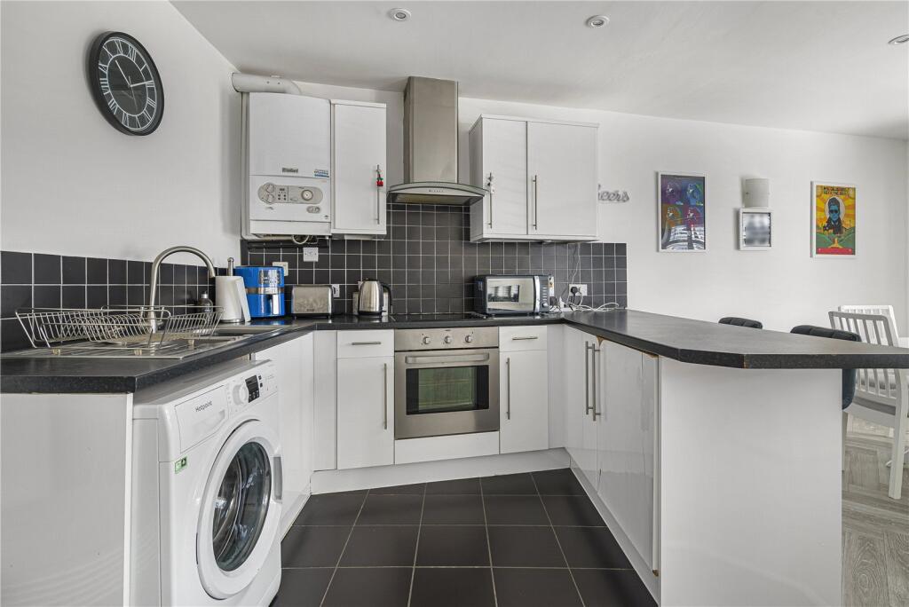 Apartment in Dartford - View 4