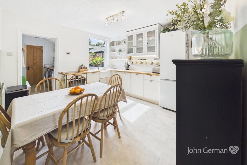House in Stoke-on-Trent - More