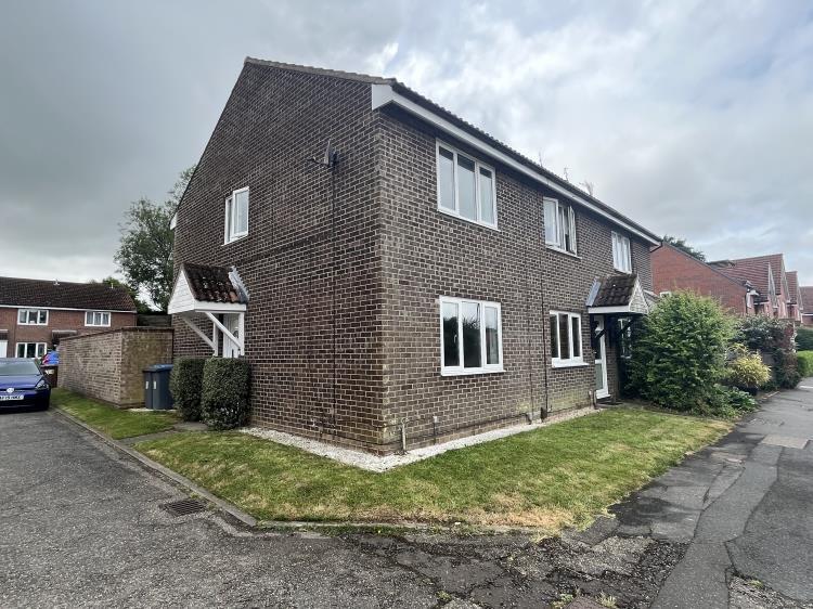 2-bed terraced on 39 The Josselyns, Trimley St. Mary, Felixstowe, £225,000