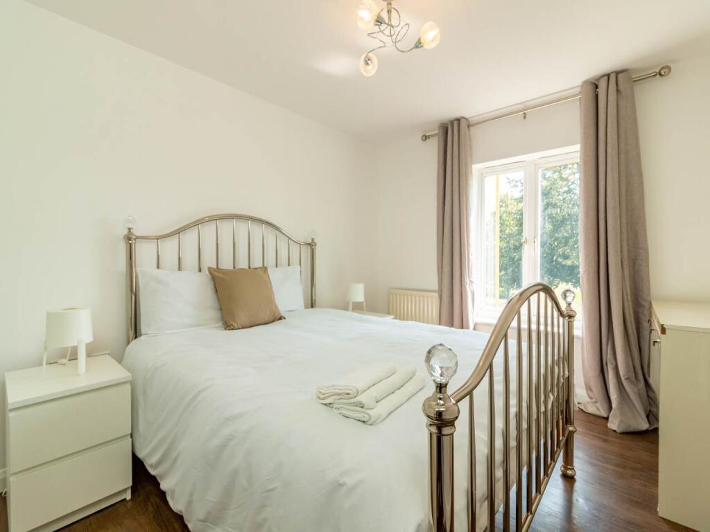 Apartment in Welwyn Hatfield, Hilltop, Hatfield - View 5
