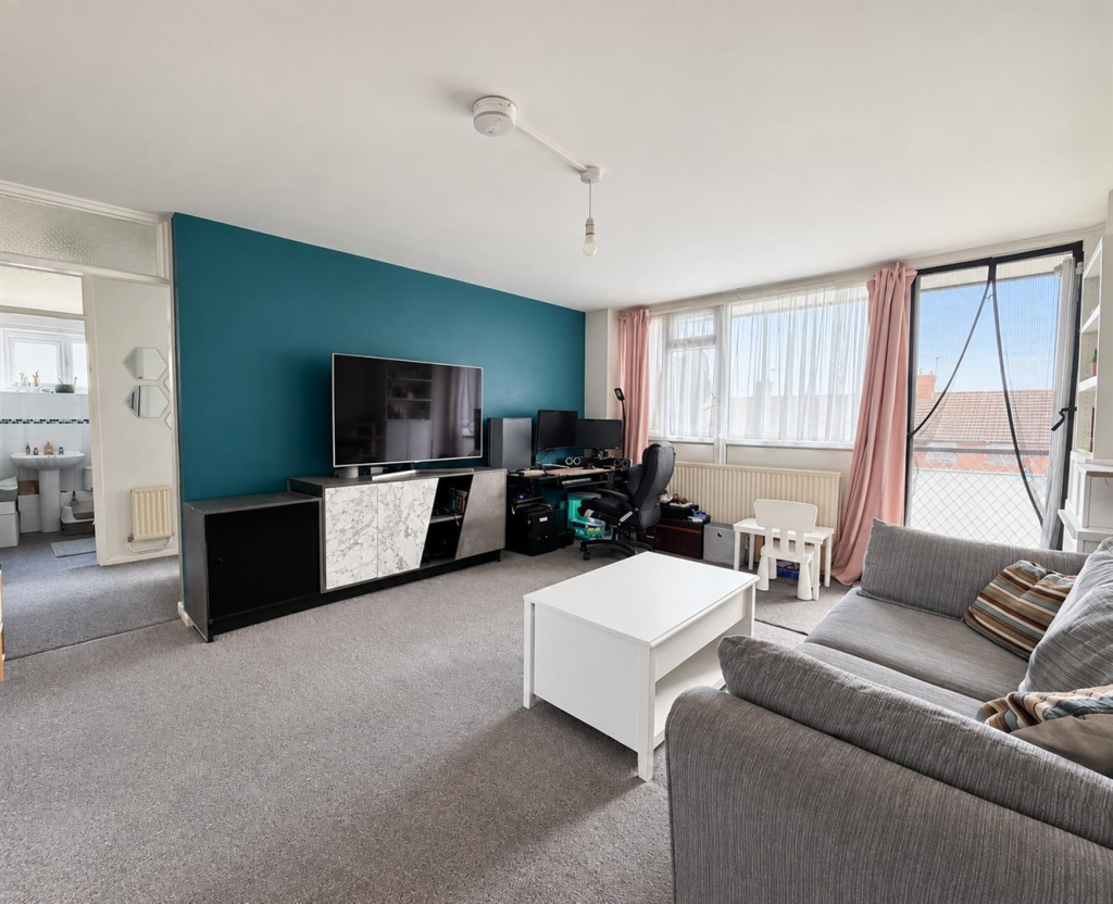 Fletching Road, Eastbourne, BN22 9DX photo 3