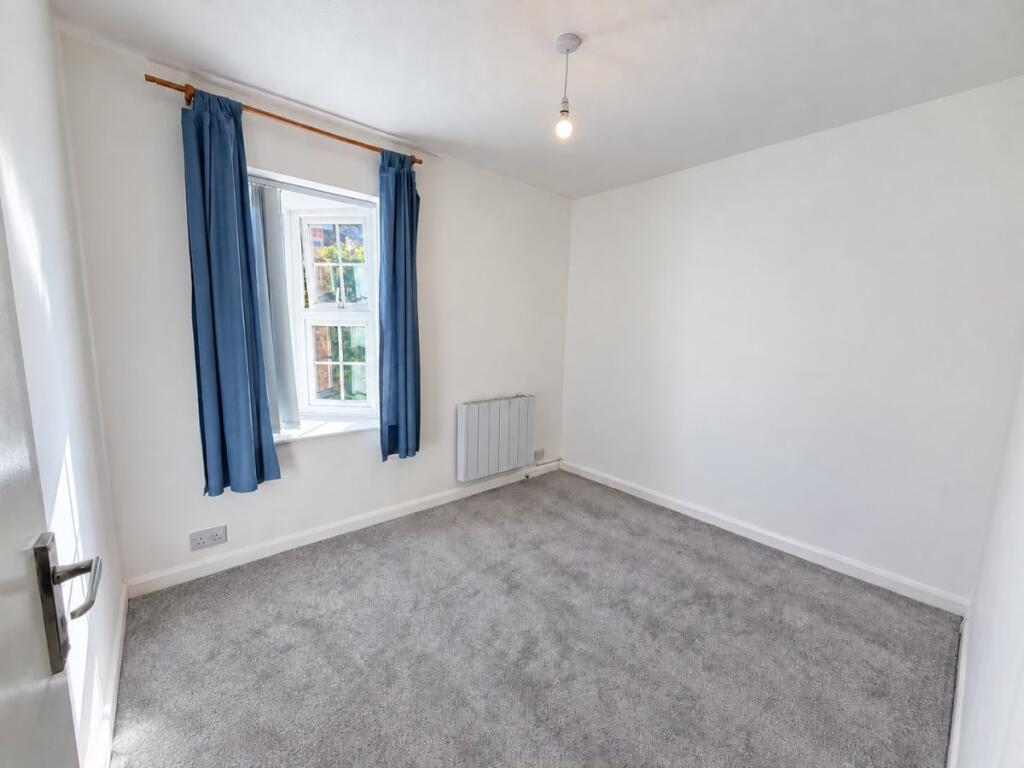 Apartment in Hemel Hempstead - View 5