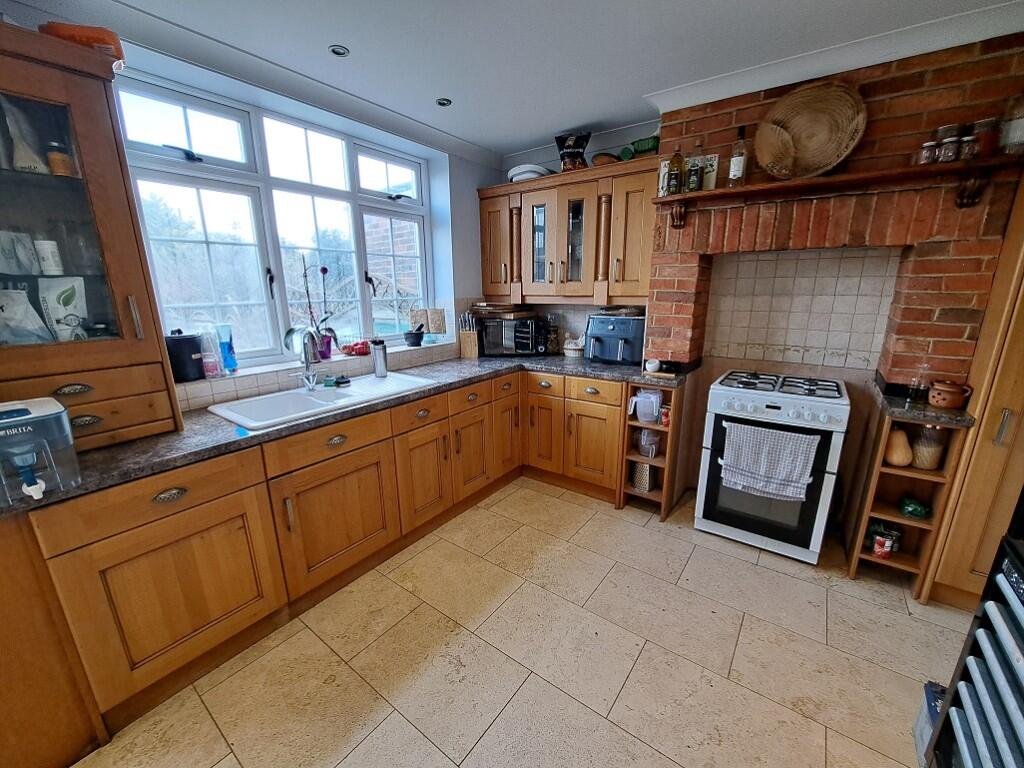 Churchdale Road, Roselands, Eastbourne, East Sussex, BN22 photo 5