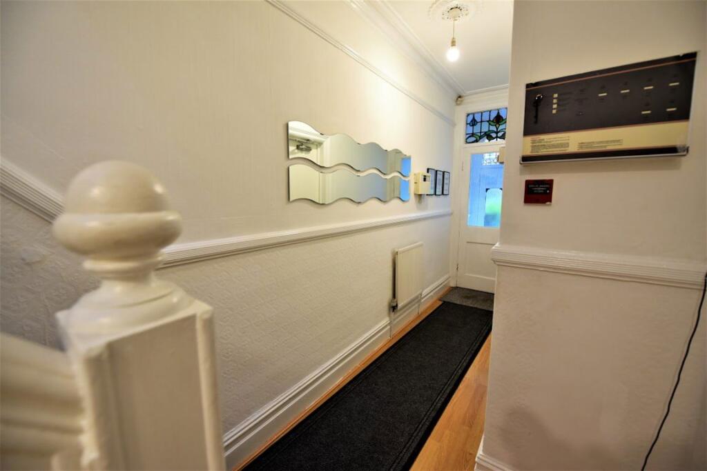 6 bedroom house for rent