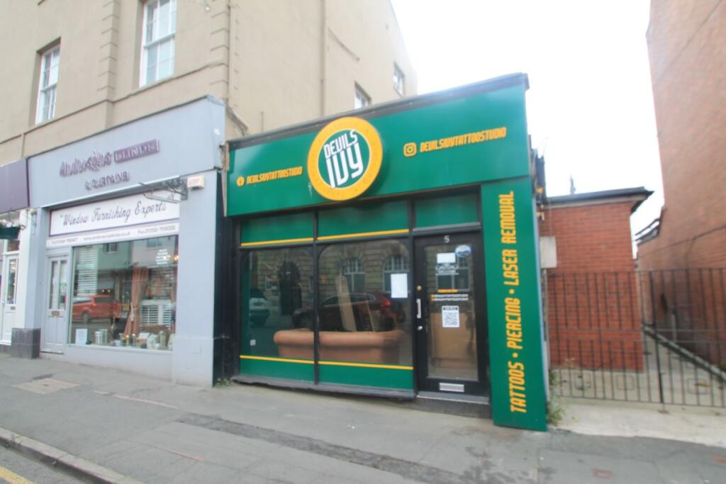 Main image of property: 5 Earl Road, Mold, Flintshire, CH7 1AN