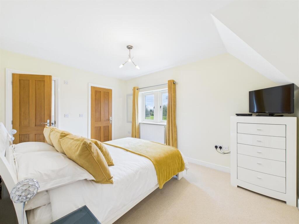 House in Castle Combe, Wiltshire - View 5