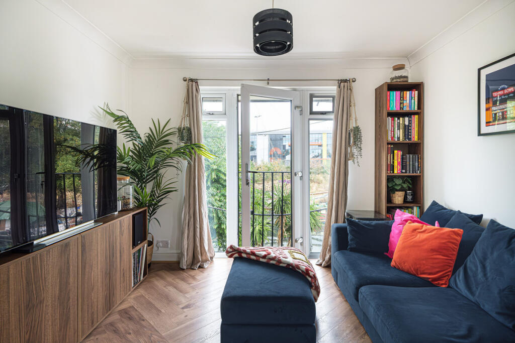 Apartment in London, East Wick, Hackney Wick - View 3
