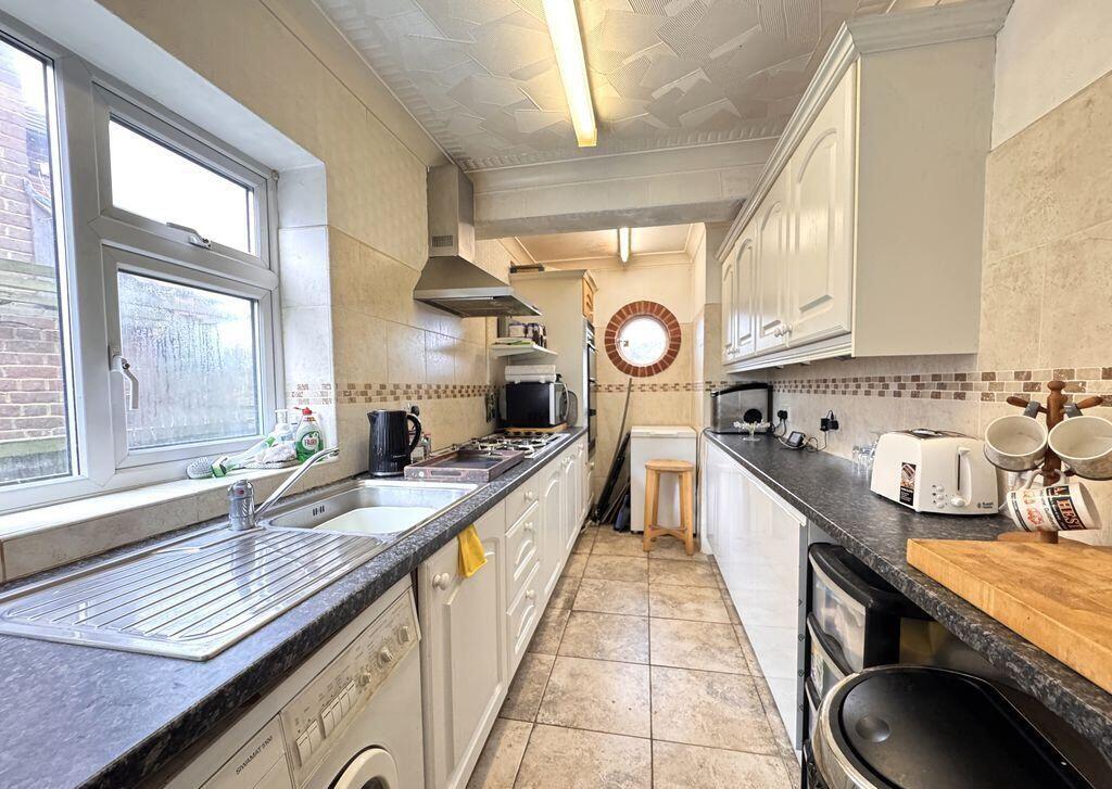 House in Waverley, Willowbrook Estate, Cranleigh - More