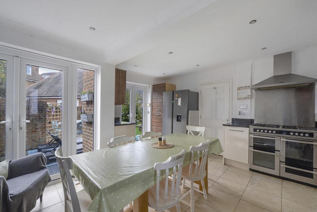 House in Tonbridge and Malling, Kings Hill - More