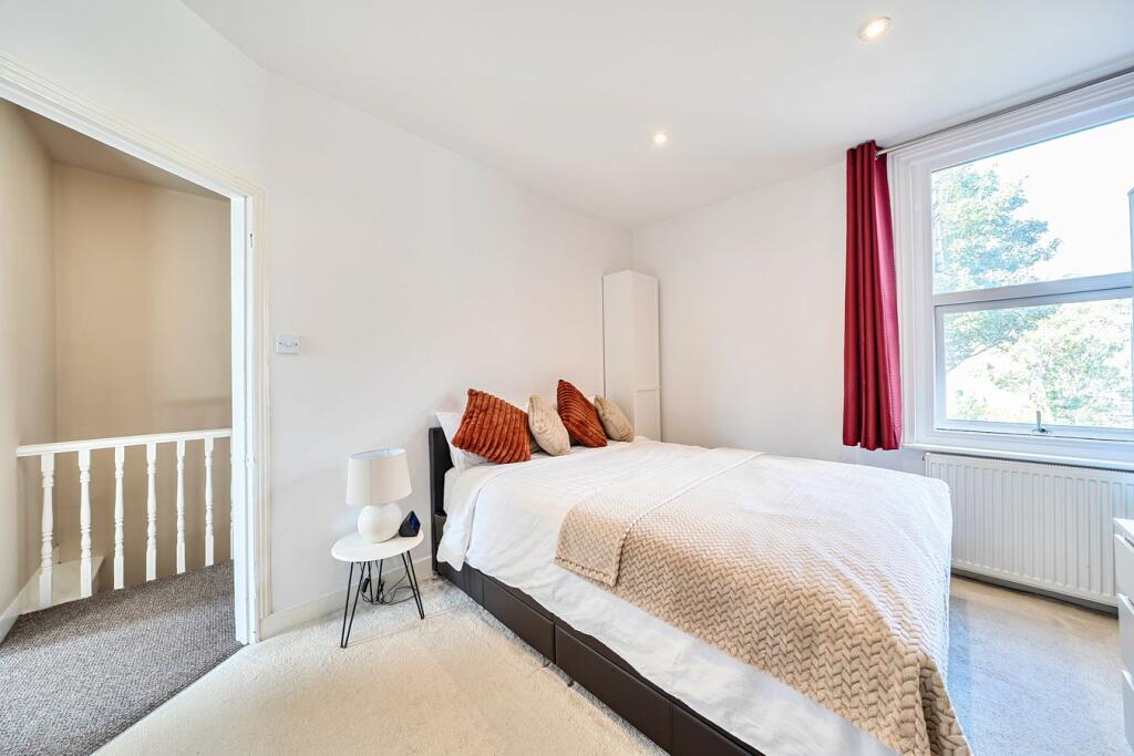 Apartment in London - More