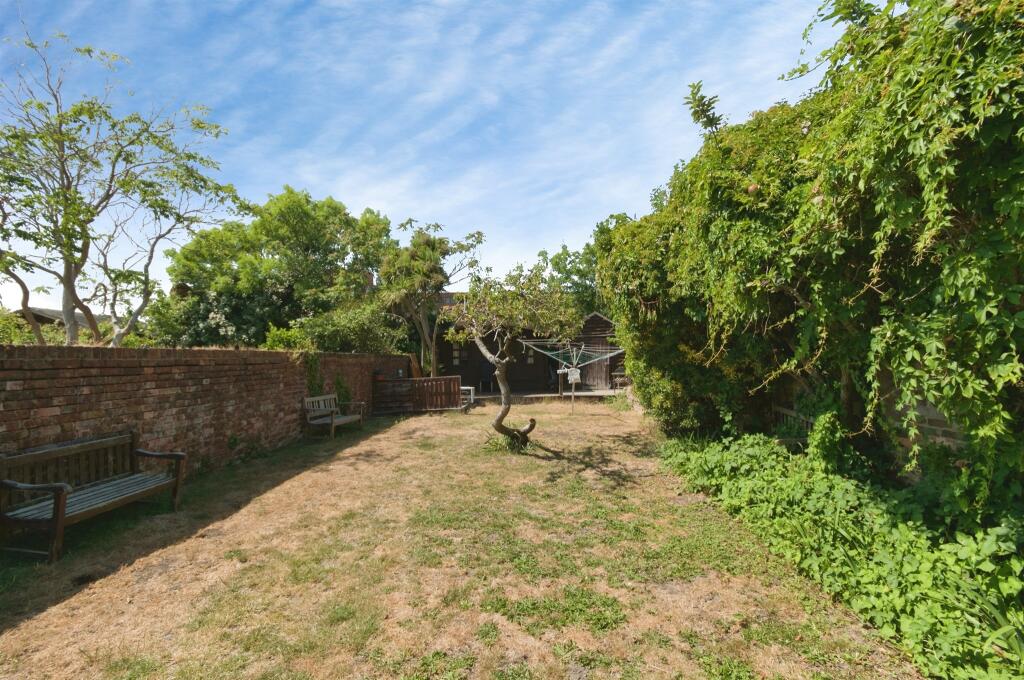 Whitley Road, Eastbourne photo 4