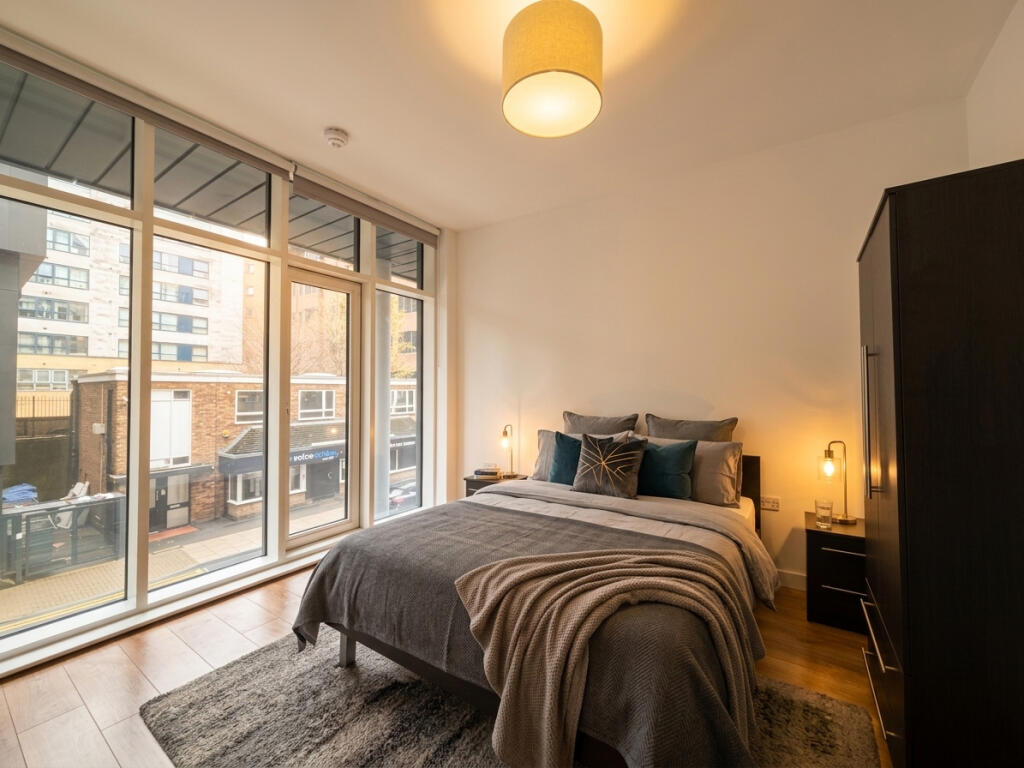 Apartment in London - View 5