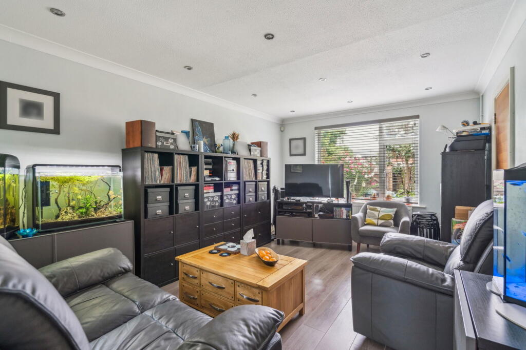 Wiltshire Lane, Pinner, HA5 photo 2