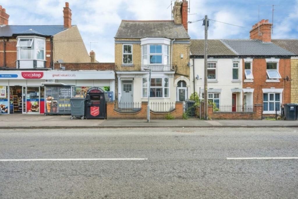 Main image of property: Wellingborough Road, NN10 9SX