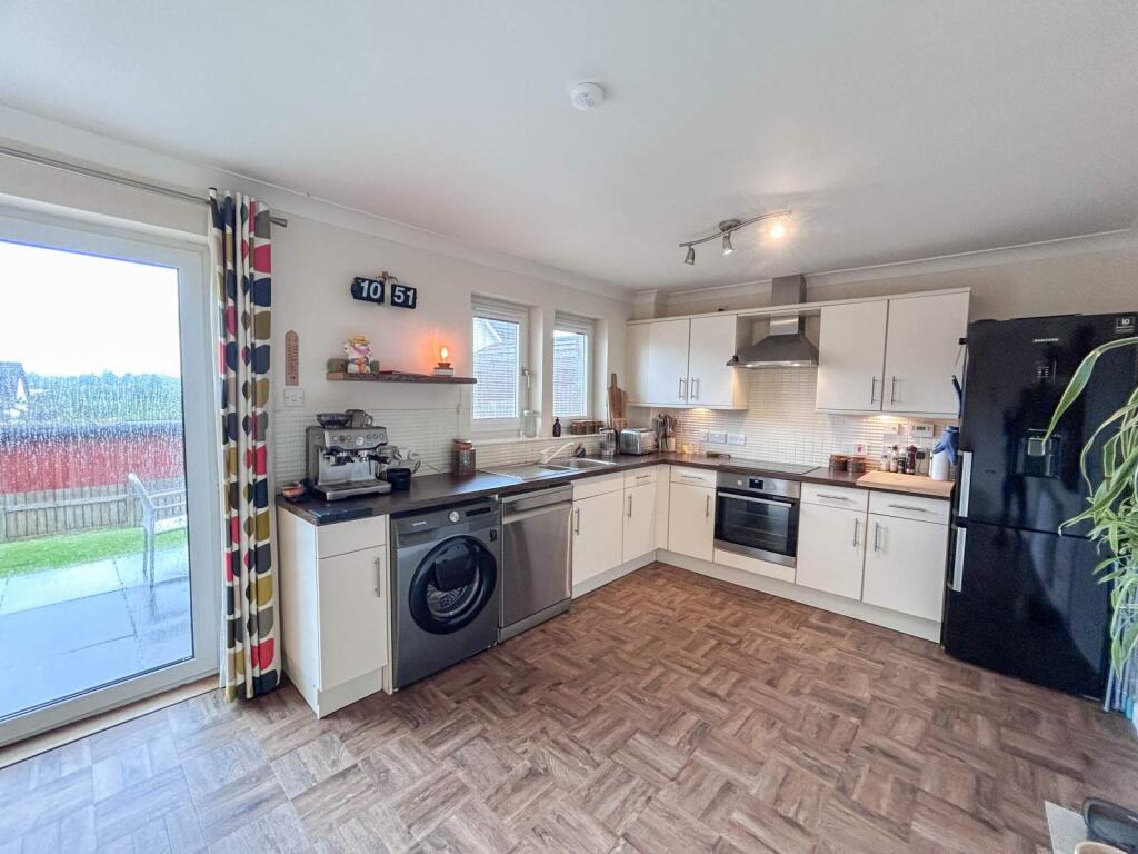 2 Rathad Nan Ciobairean, Portree, Isle of Skye, IV51 9TQ photo 2