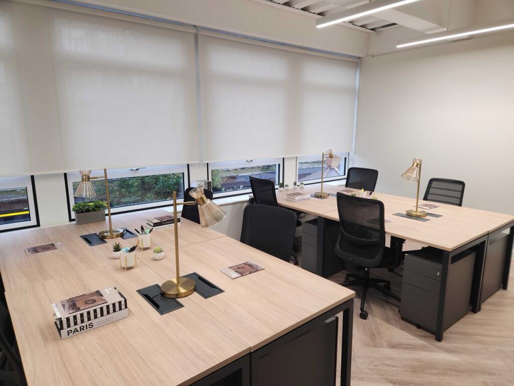 8 Person Office