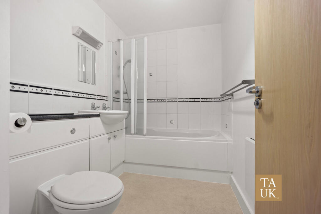 Apartment in Shrewsbury, Greenfields - More
