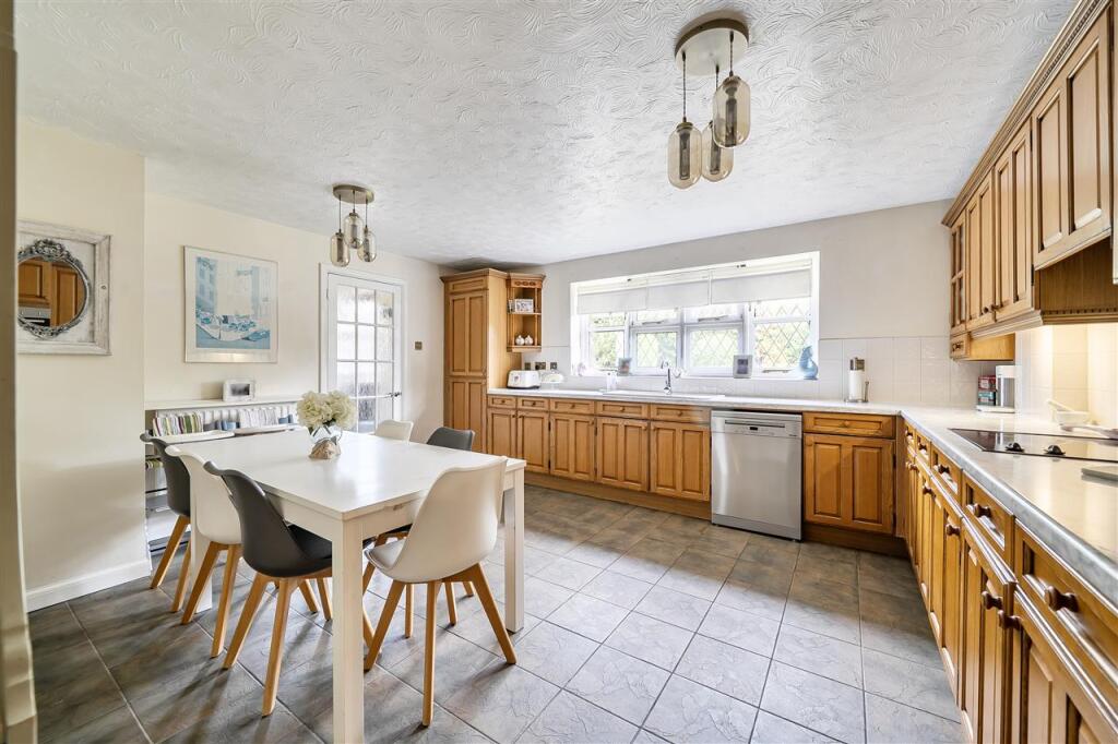 House in Great Denham, Bedford - View 4