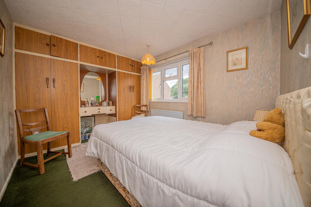 House in Eastleigh, Stoke Common, Bishopstoke - More