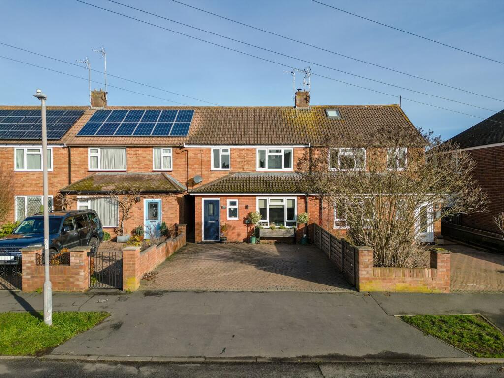 Main image of property: Narbeth Drive, Aylesbury, HP20