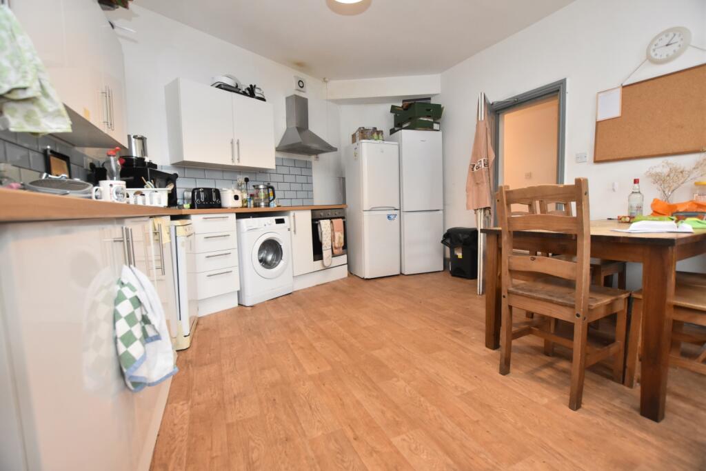 Main image of property: Rooms, Perry Road, Bristol, BS1 5BQ