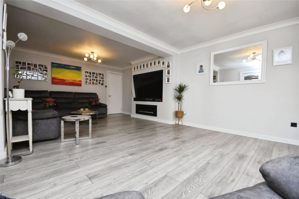 House in Basildon, Essex - View 4