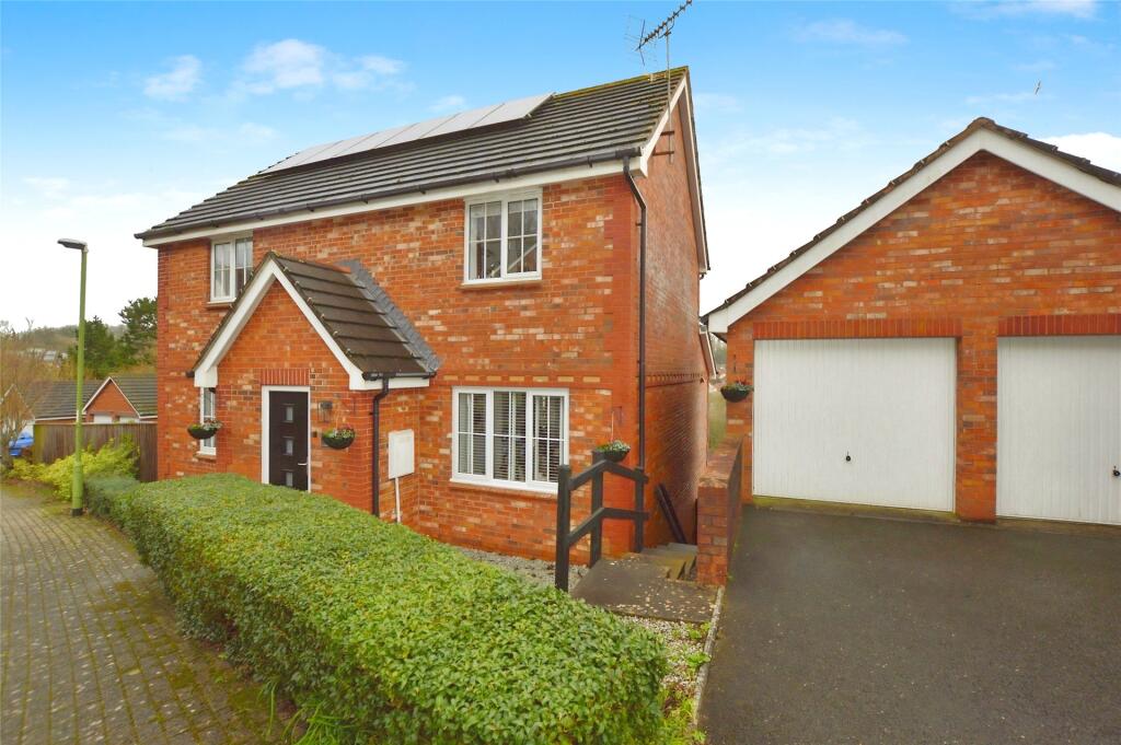 4-bed detached on Sandpiper Way, The Willows, Torquay, Devon, £450,000