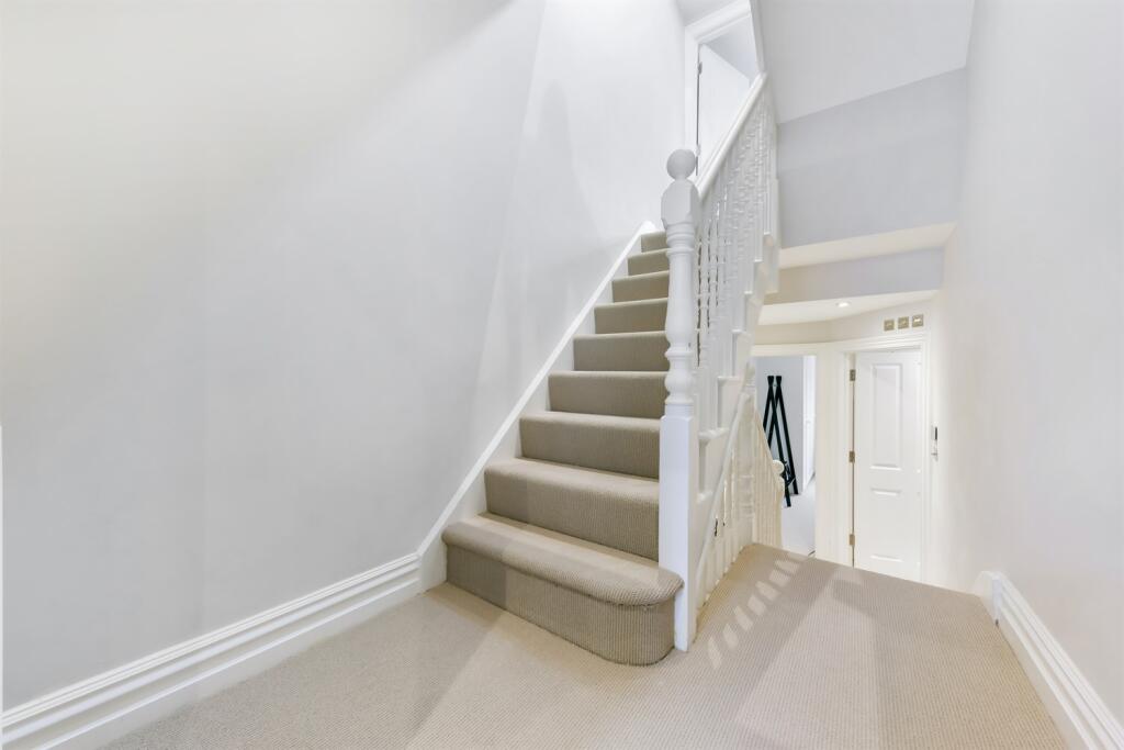 3 bedroom maisonette for rent