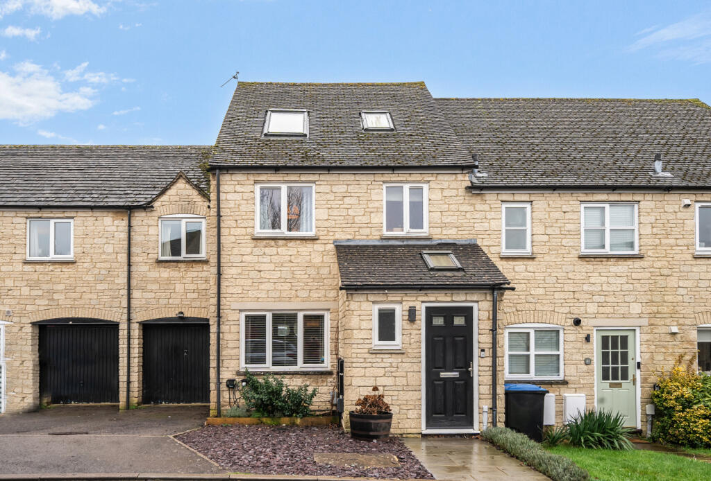 Main image of property: Stow Avenue, Witney, Oxfordshire, OX28