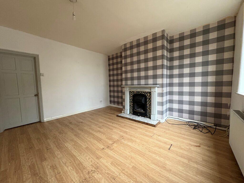 12 Cravendale Road, Dewsbury, WF13 3AL photo 3