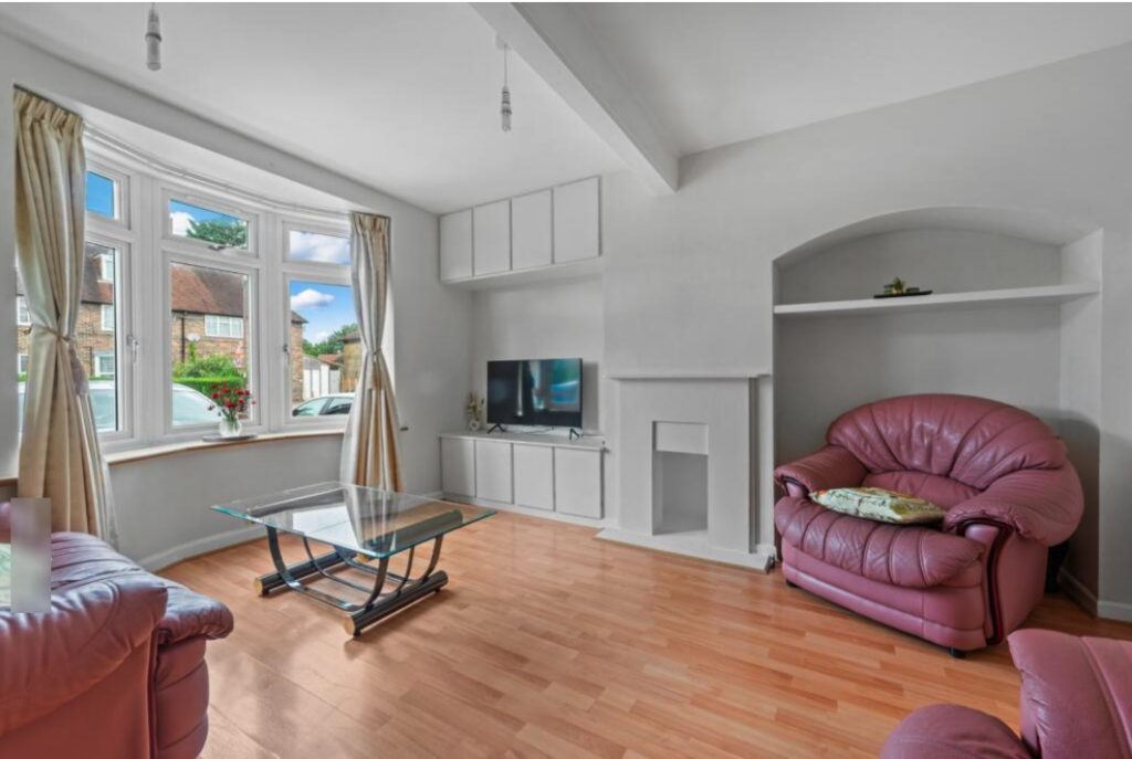 House in Sutton - View 4
