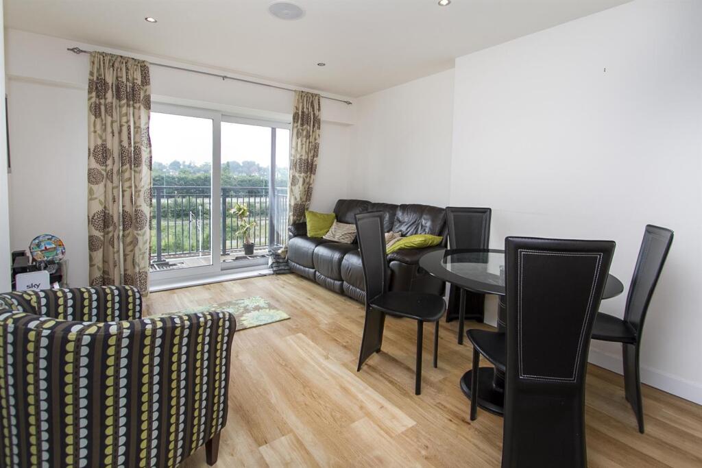 Apartment in London, Grahame Park, Colindale - View 4