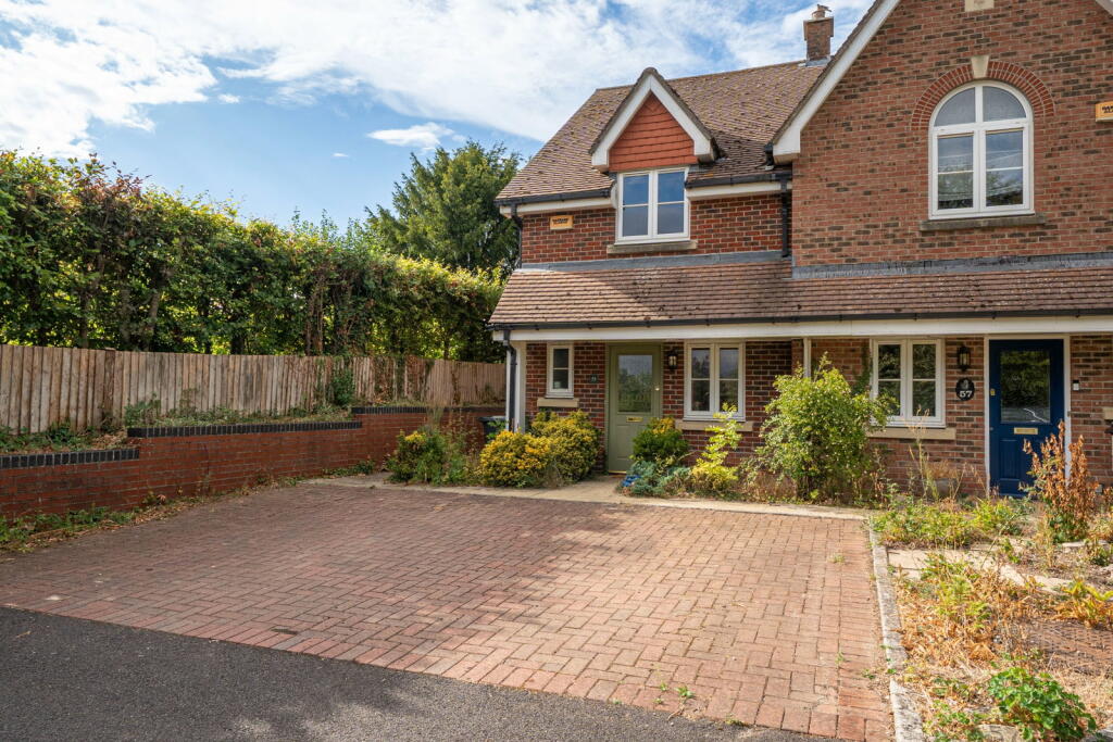 Main image of property: Kingsclere Road, Overton, Basingstoke, RG25 3JB