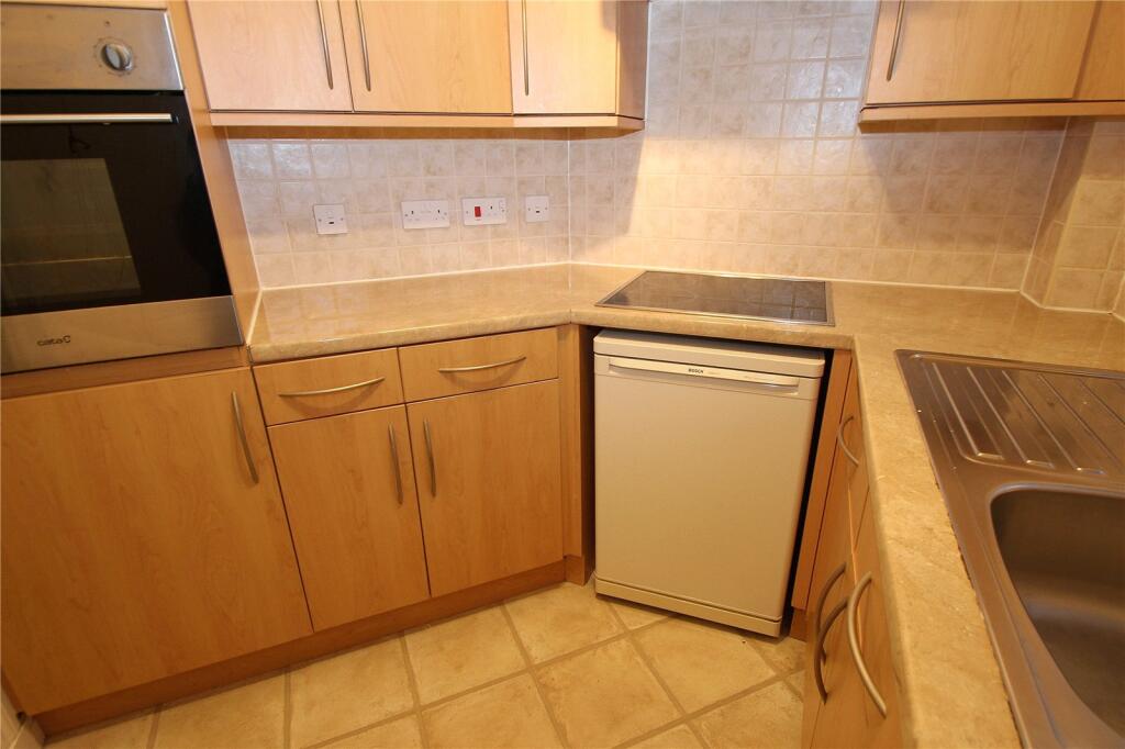 32 Clachnaharry Court, Inverness, IV3 photo 4