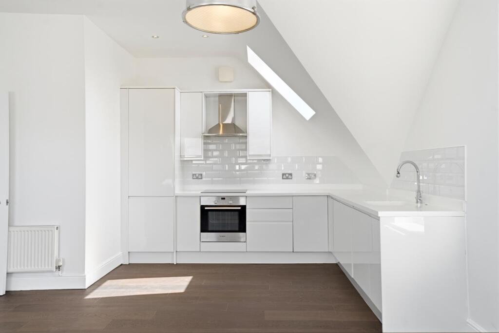 Apartment in London - View 5