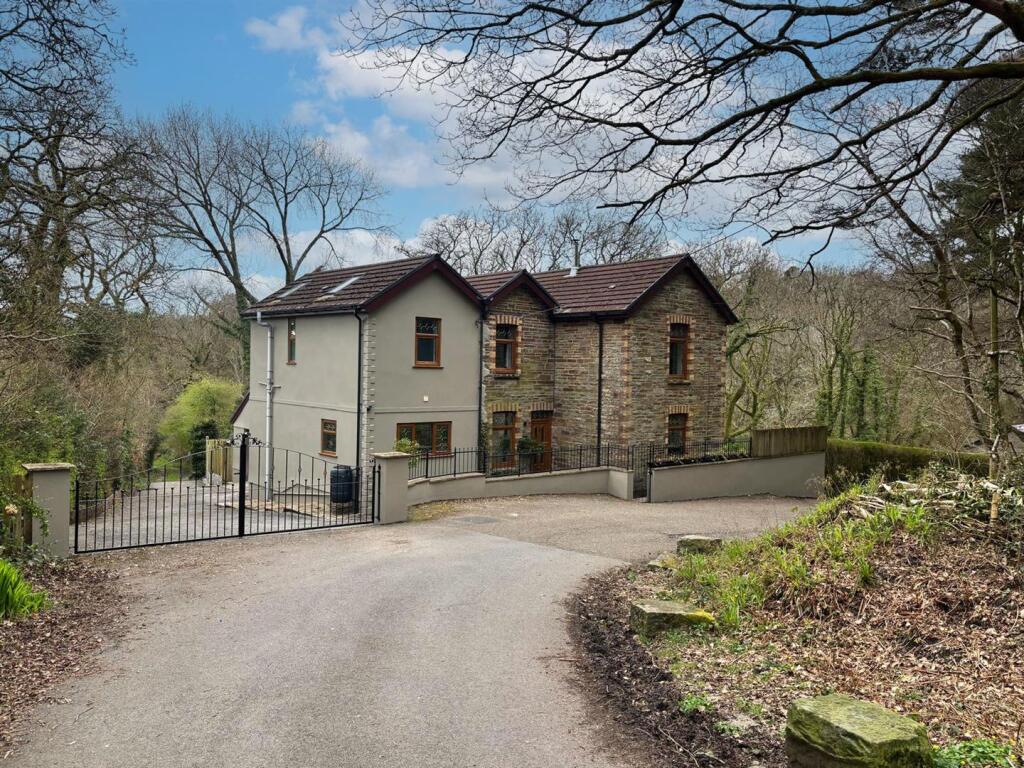 Main image of property: Llanelli