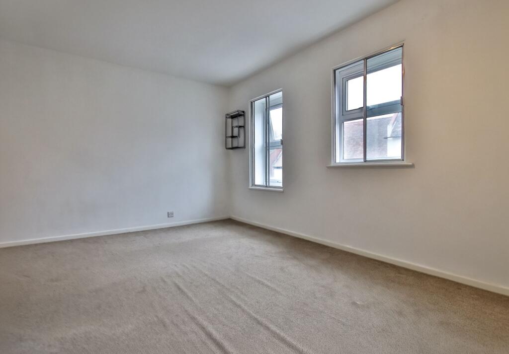 Apartment in Worcester - View 5
