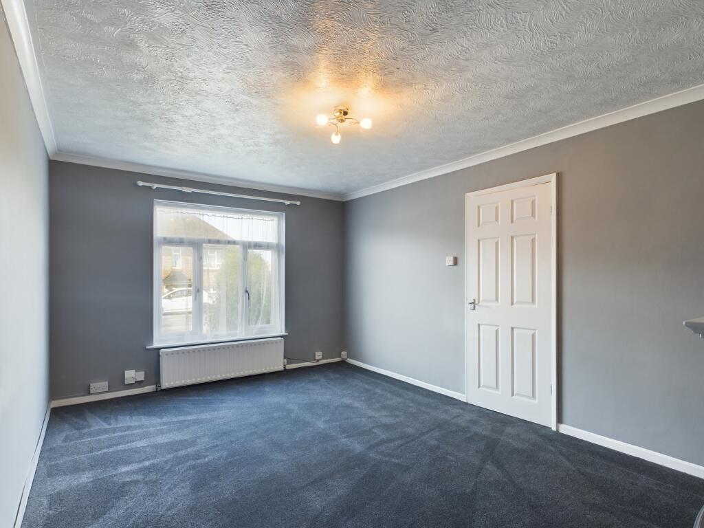 Apartment in Hove, Hangleton - View 5