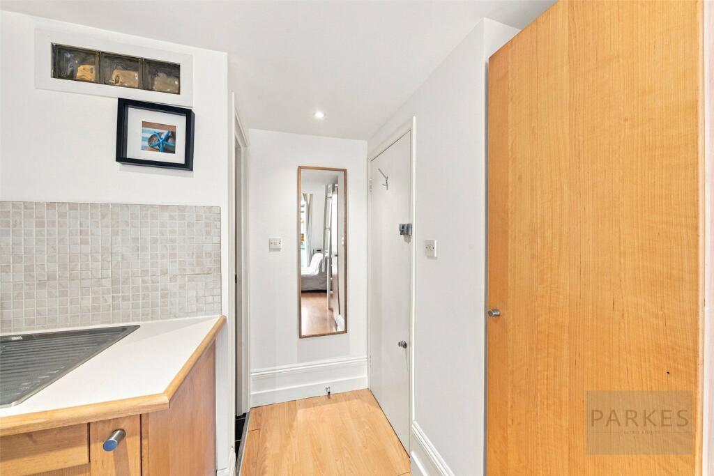 Apartment in London - View 5