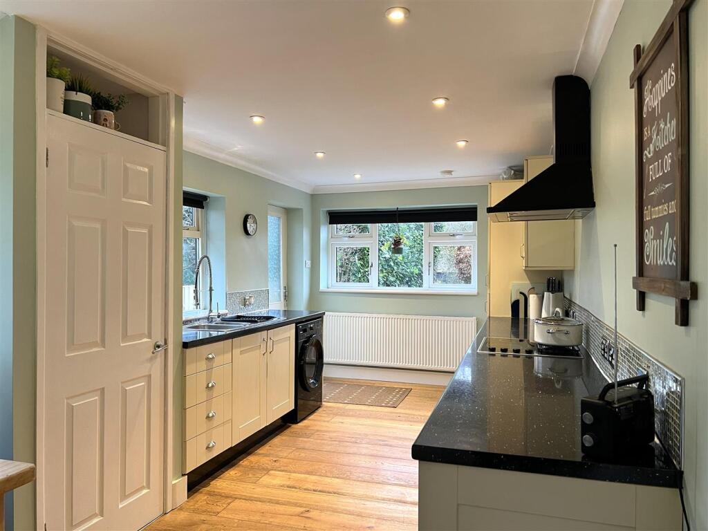 Marton Close, Congleton photo 2