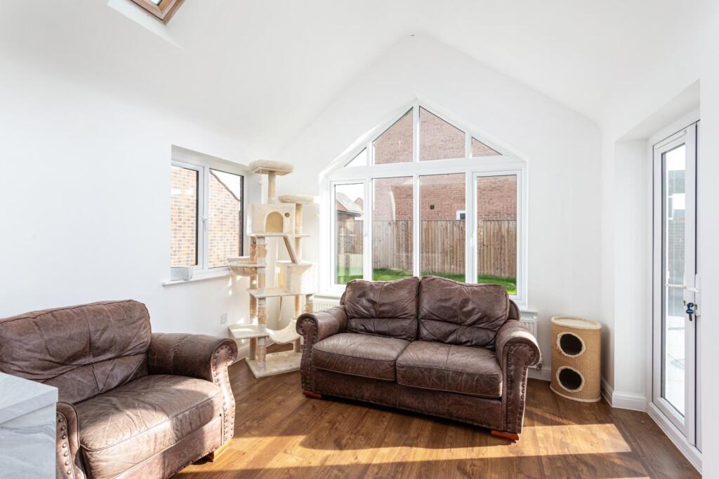 Hockley Crescent, Boroughbridge, York photo 3