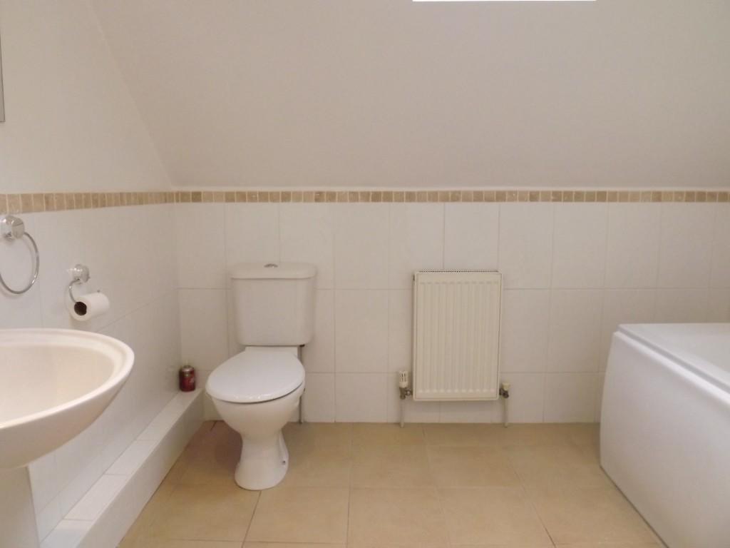Apartment in Southend-on-Sea - View 5