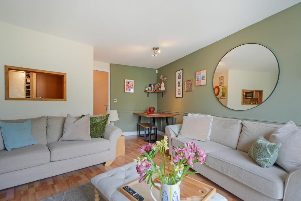 Apartment in Sheffield, South Yorkshire - View 4