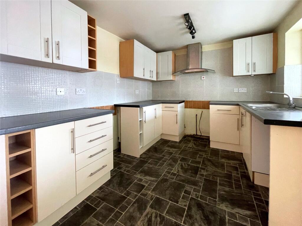 House in Cotswold, New Mills, Cirencester - More