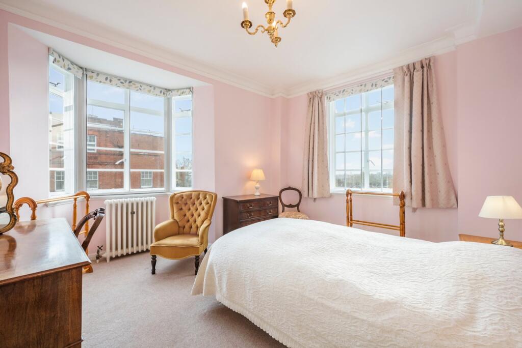 Apartment in London - View 5