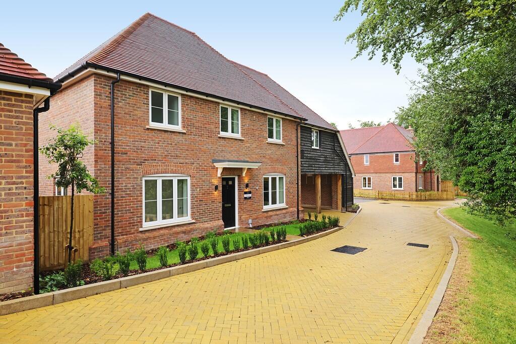 Main image of property: Scotland Lane,
Haslemere,
GU27 3FN