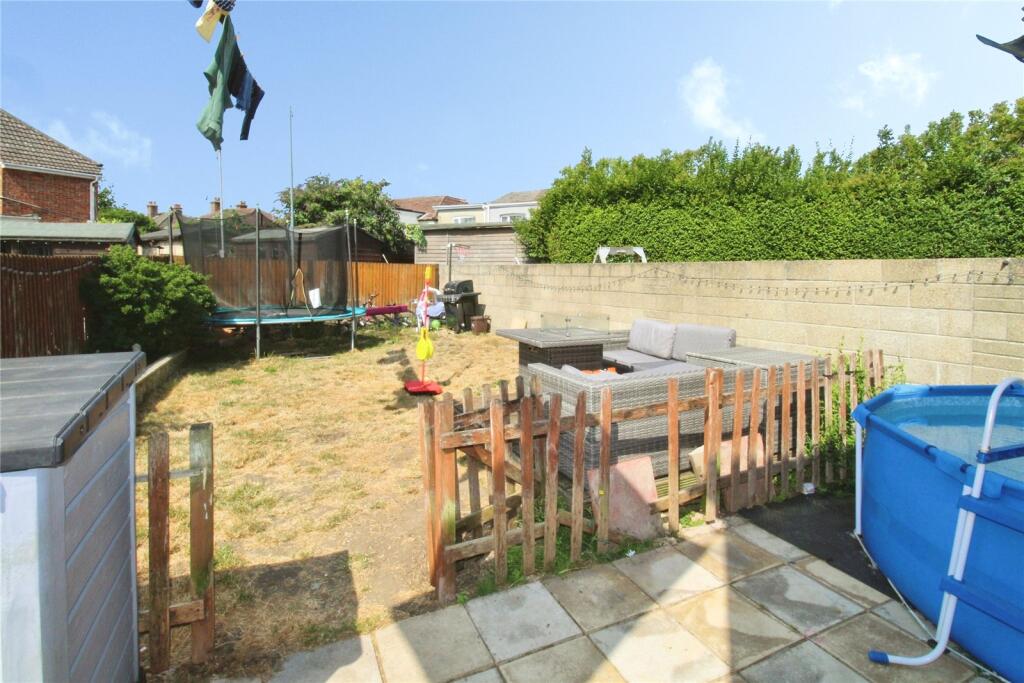 Knighton Road, Southampton, Hampshire, SO19 photo 4