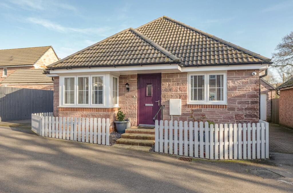 Main image of property: Colliers Gardens, Backwell, BS48