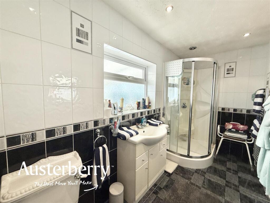 House in Stoke-on-Trent - More